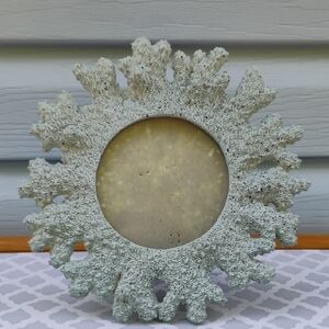 Azure Home Tropical  Beach Round Coral Photo Frame Holds 3.5" picture Lt Green